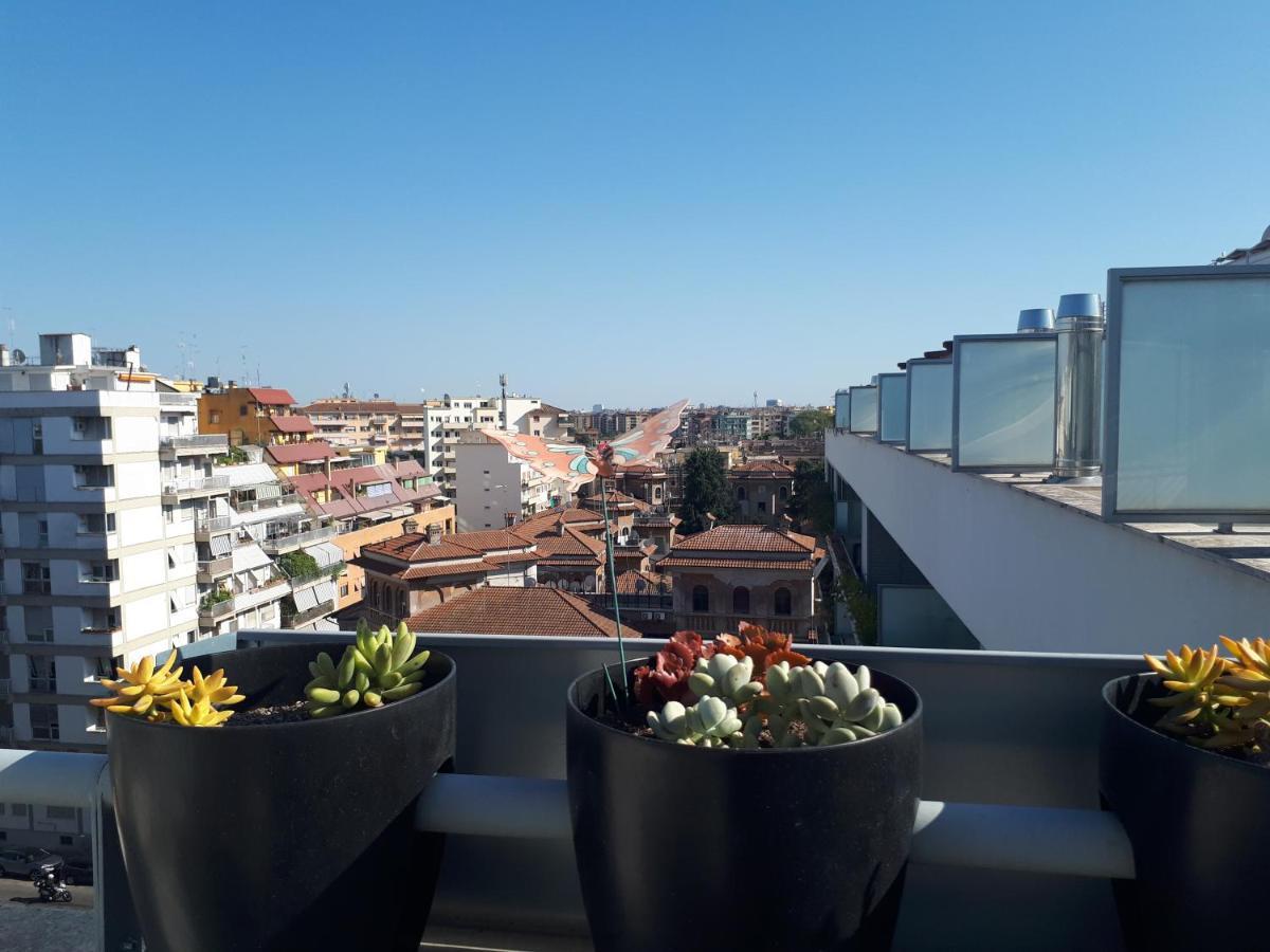 Penthouse 40 In Trastevere With Seasonally Jacuzzi Rome Exterior photo